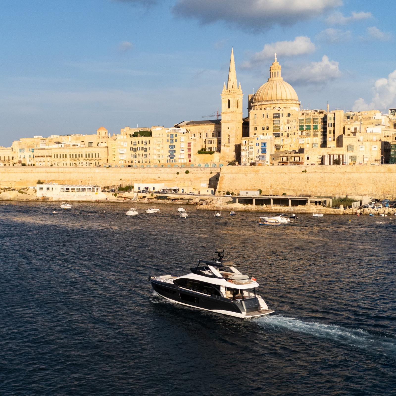 azimut Fly 68