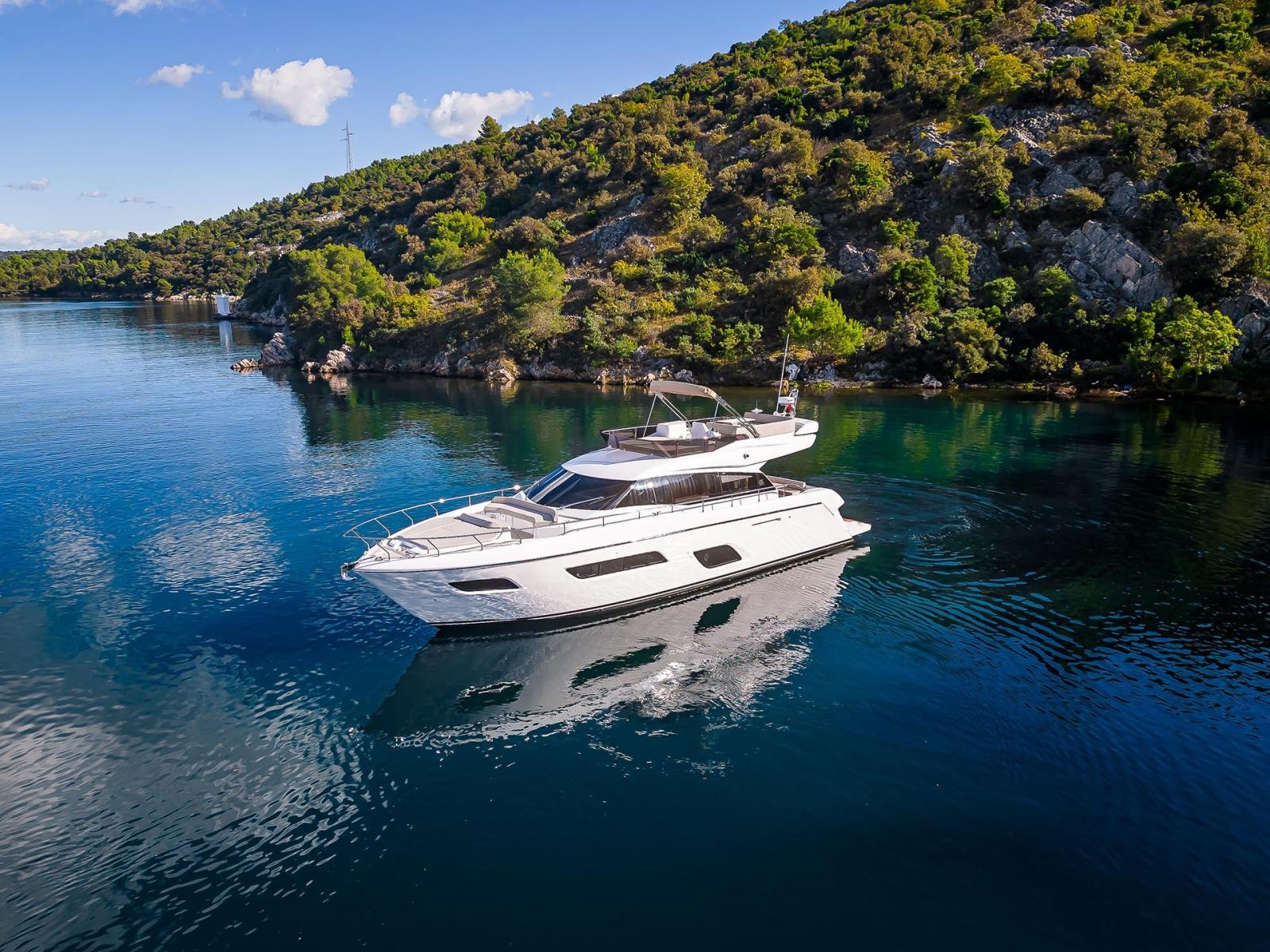 ferretti yachts 550