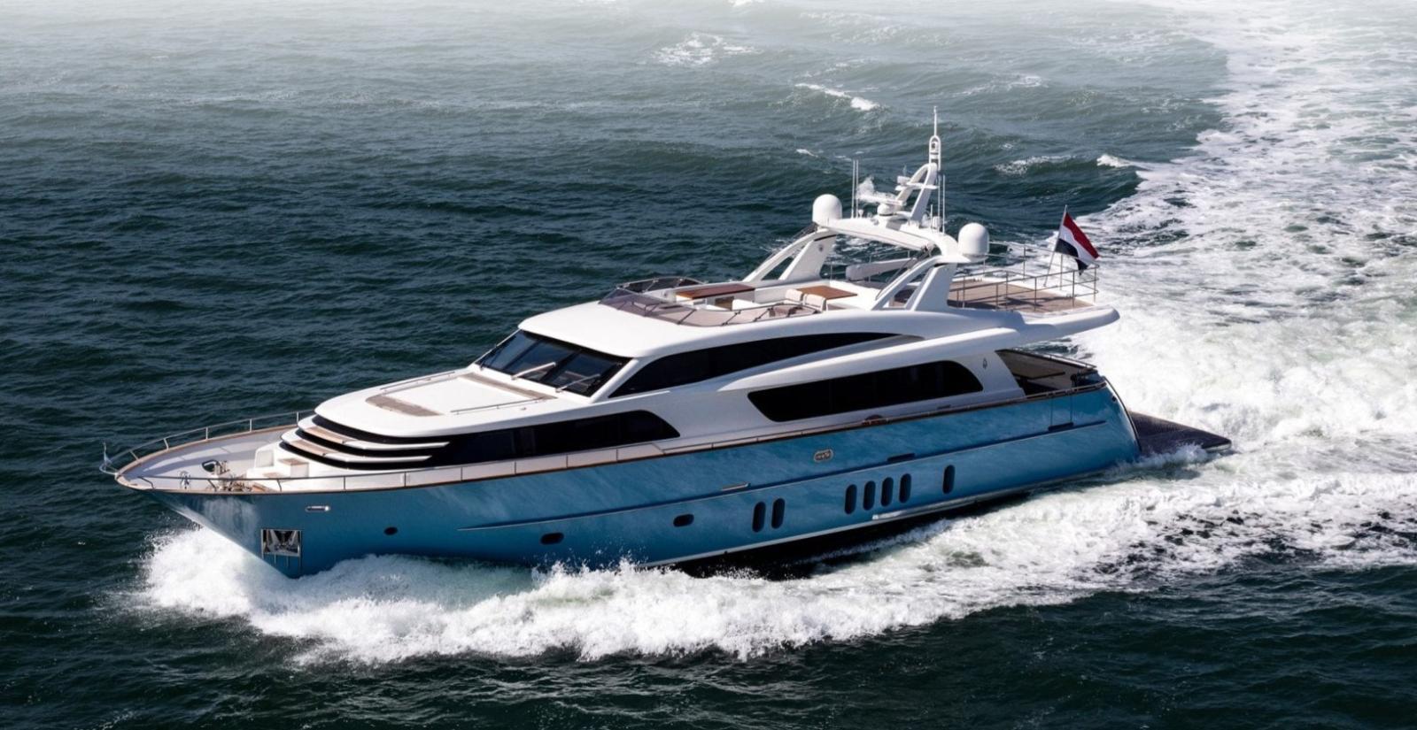 van der valk Van der valk raised pilothhouse