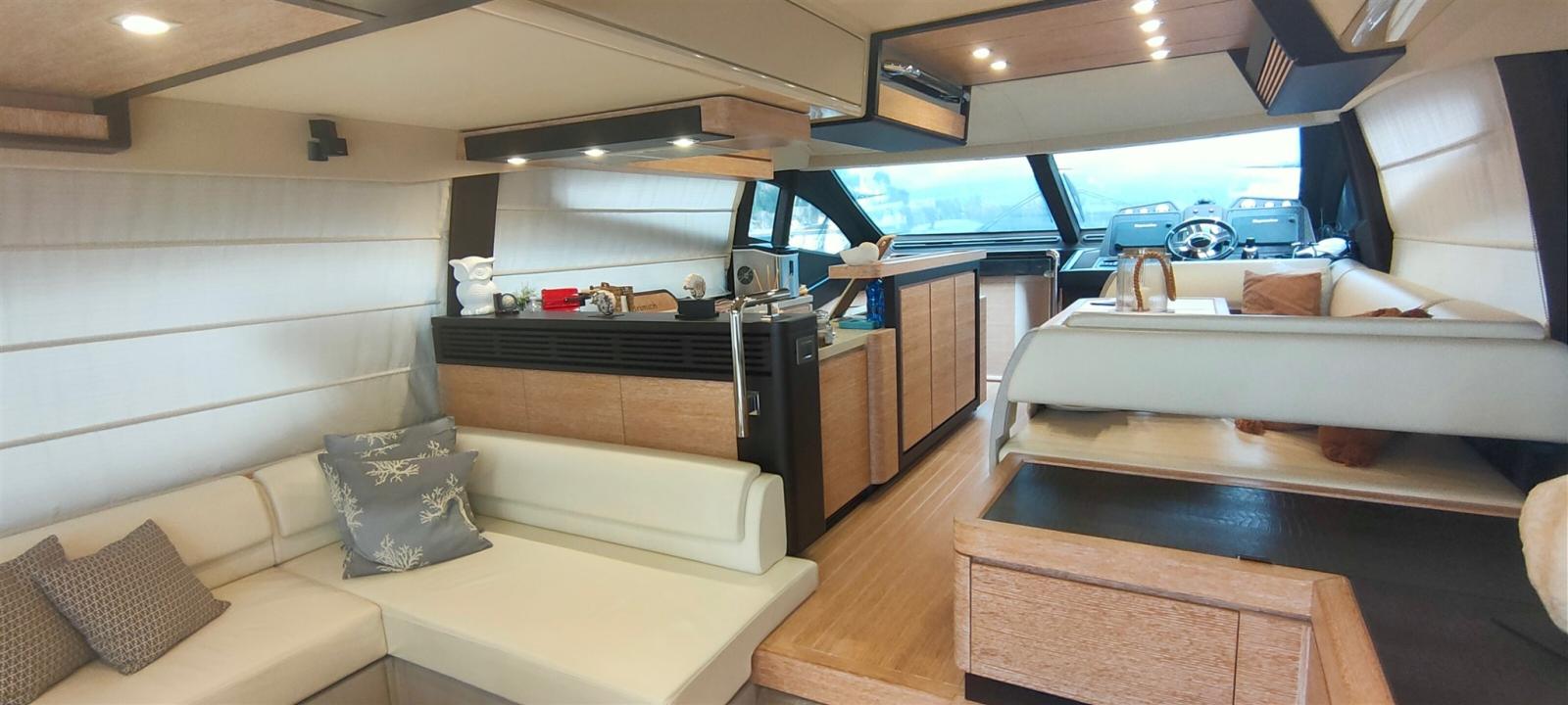 azimut 64 flybridge