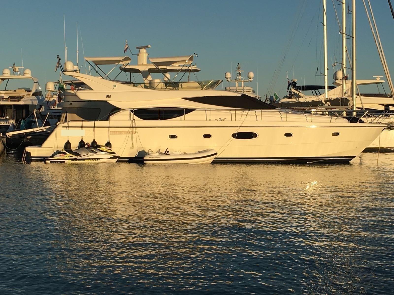 ferretti yachts 550