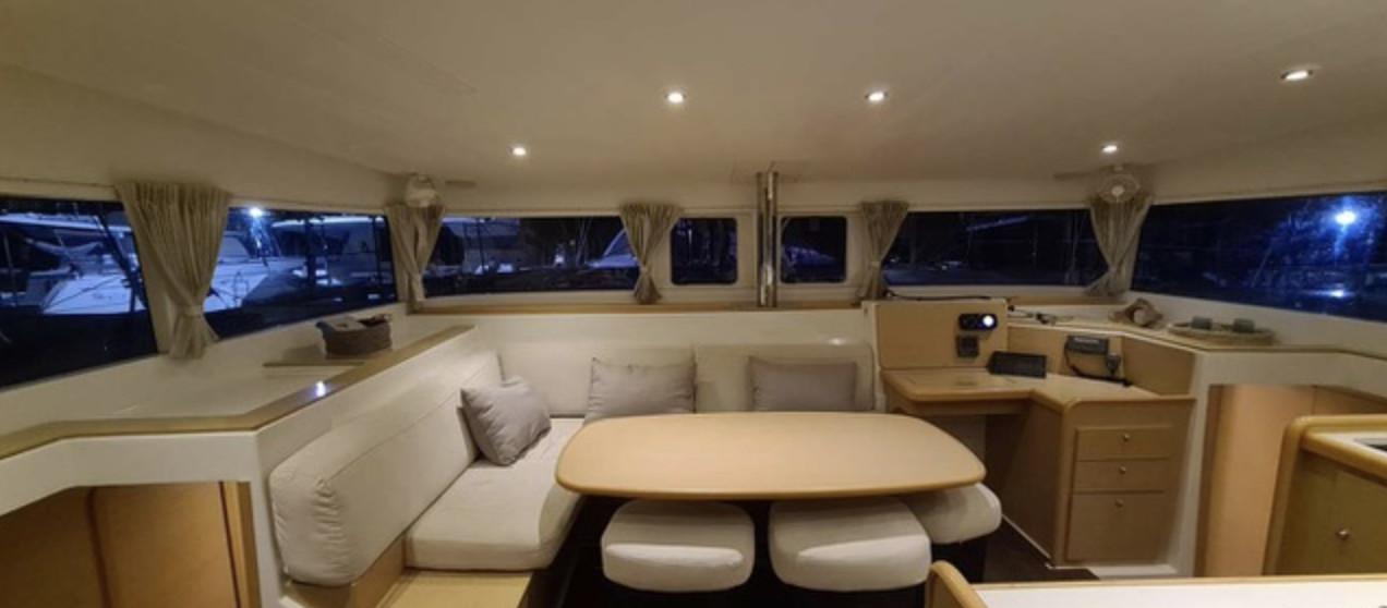 lagoon 400