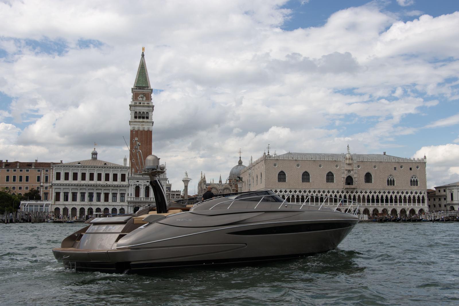 riva Rivale 52