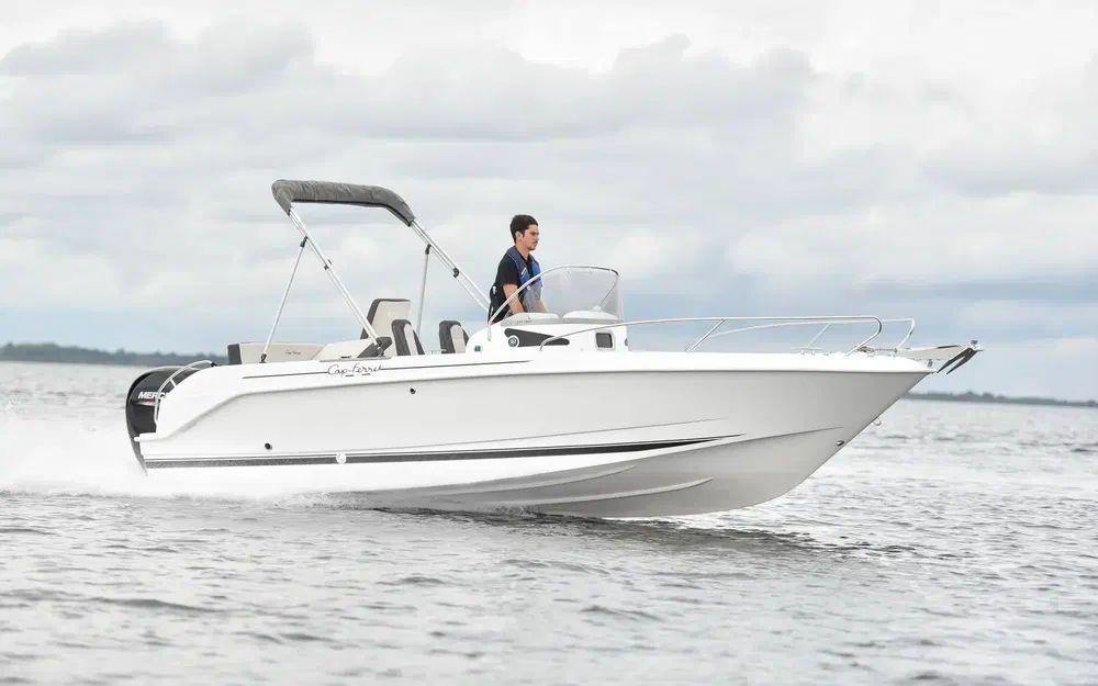 b2 marine Cap ferret 652