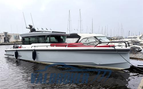Axopar 37 xc cross cabin