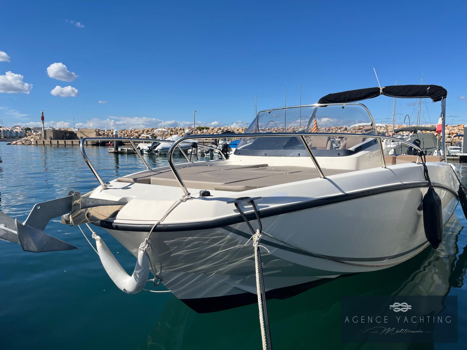 quicksilver Activ 675 sundeck