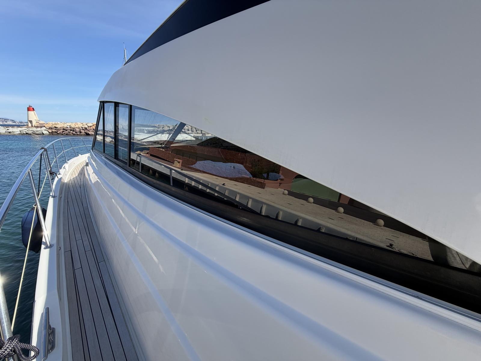 riviera 5800 sport yacht