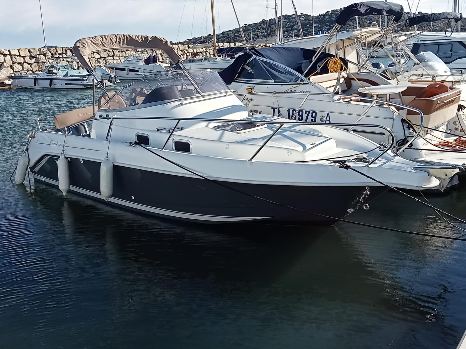 b2 marine Cap ferret 752 cruiser