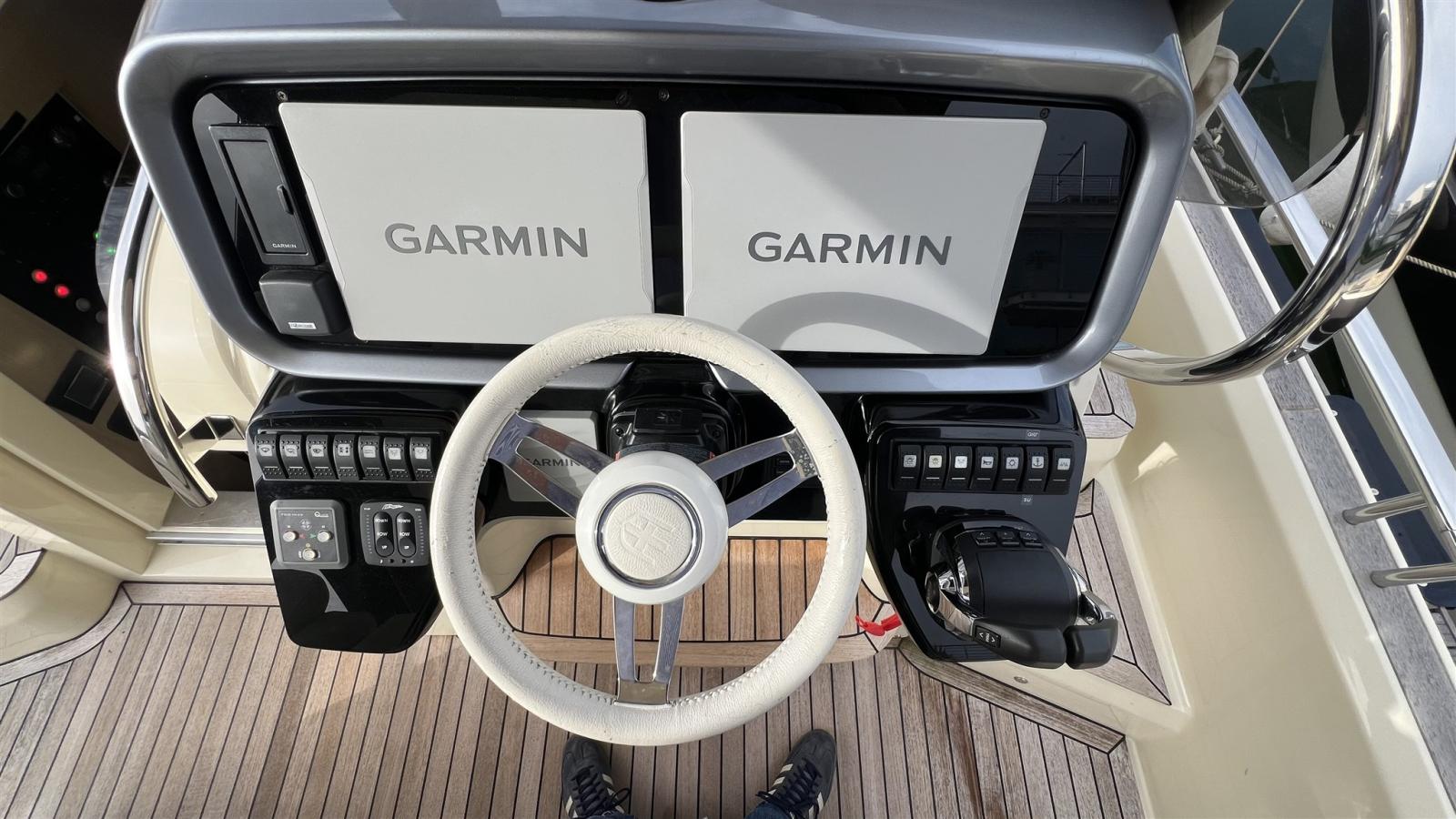 invictus Gt370
