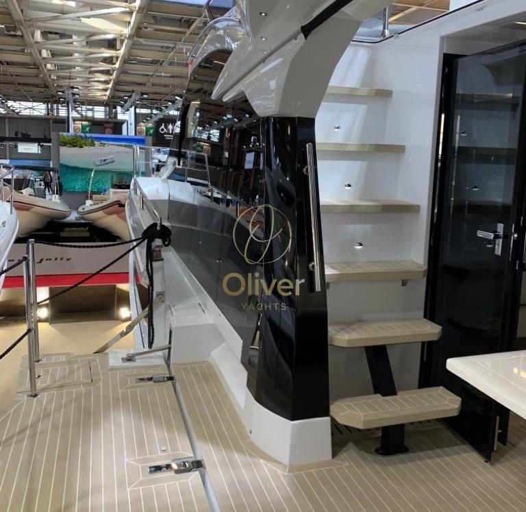 galeon 400 fly