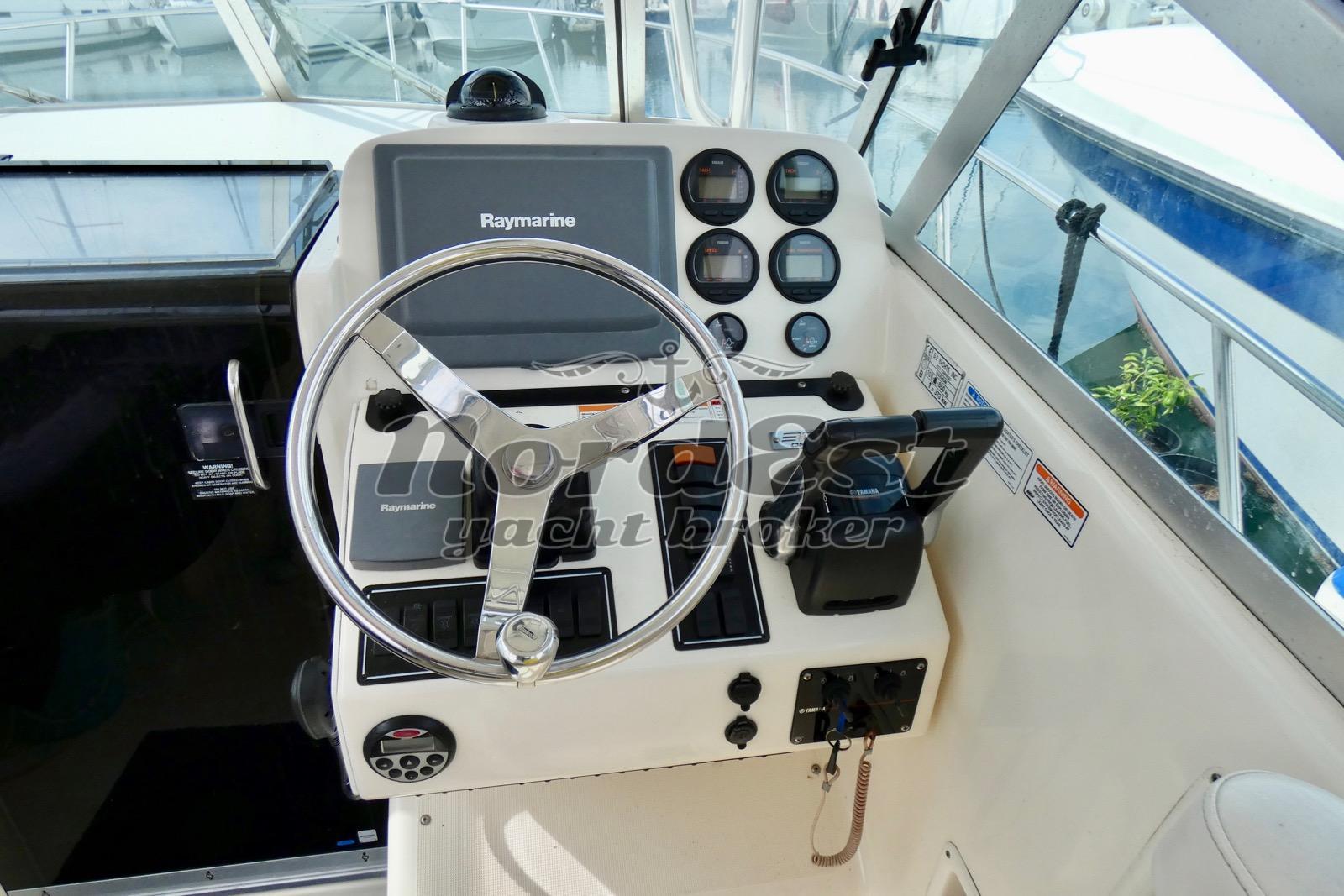 pursuit Tiara 3070