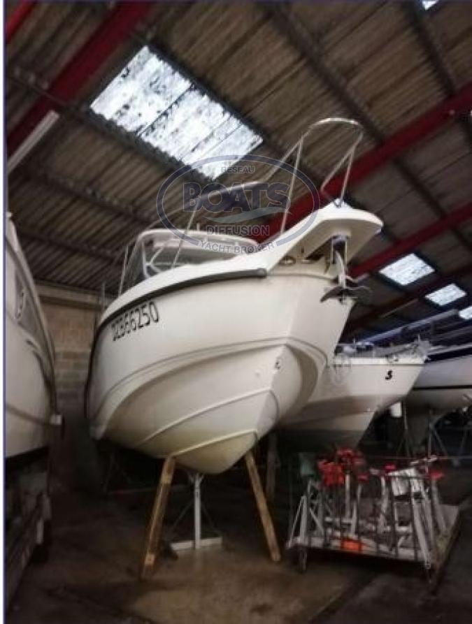 inconnu Boston whaler 255 conquest