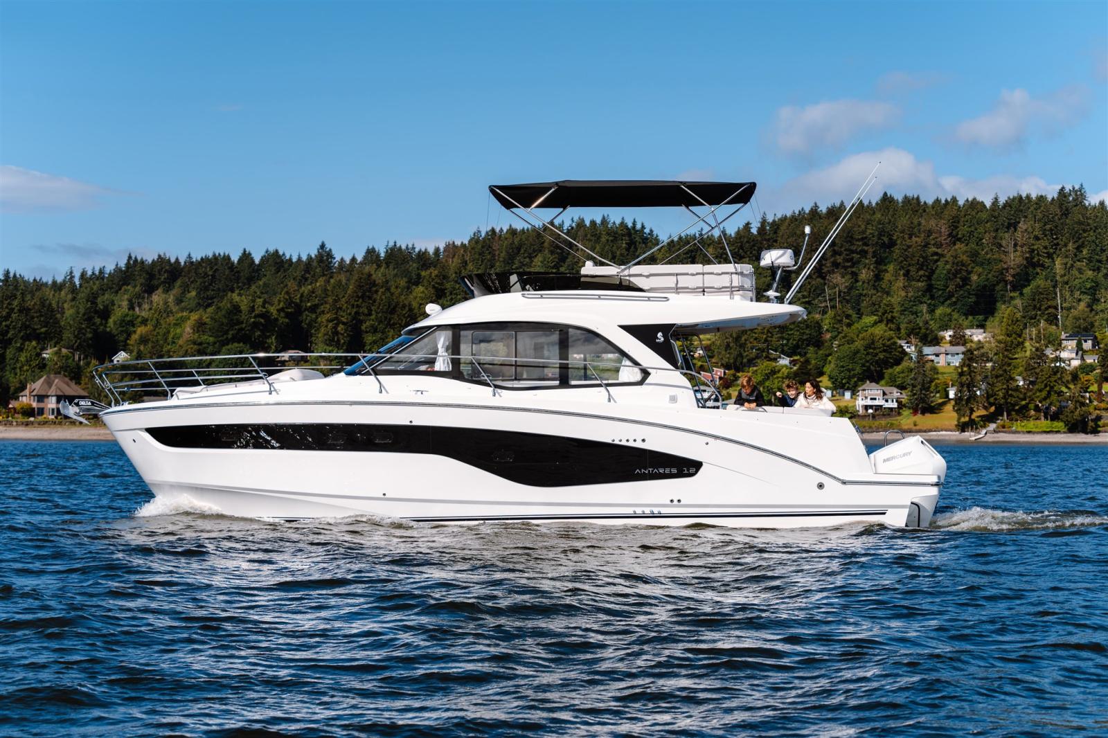 beneteau Antares 12 fly