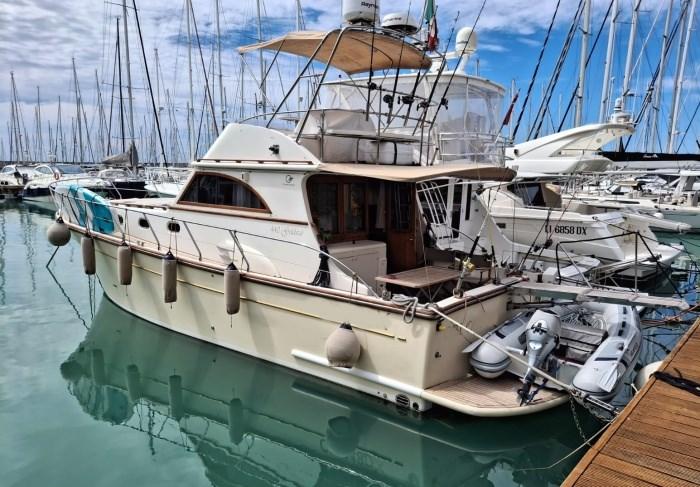 cantieri estensi 440 goldstar fly