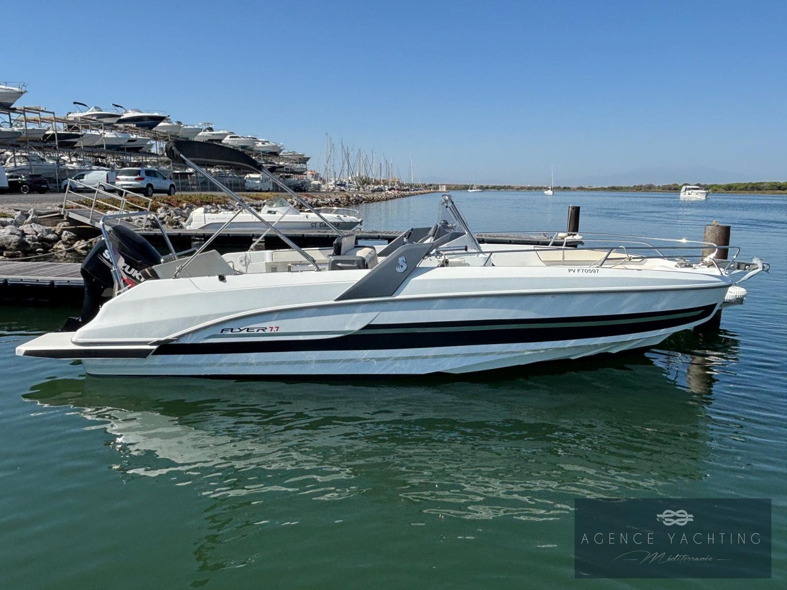 beneteau Flyer 7.7 space deck