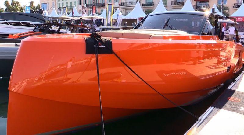 vanquish yachts VQ52