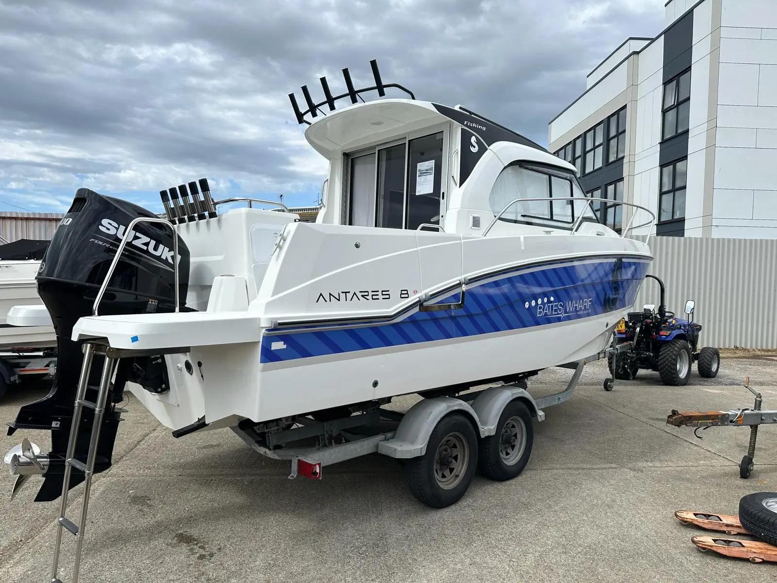 beneteau Antares 8 v2 outboard