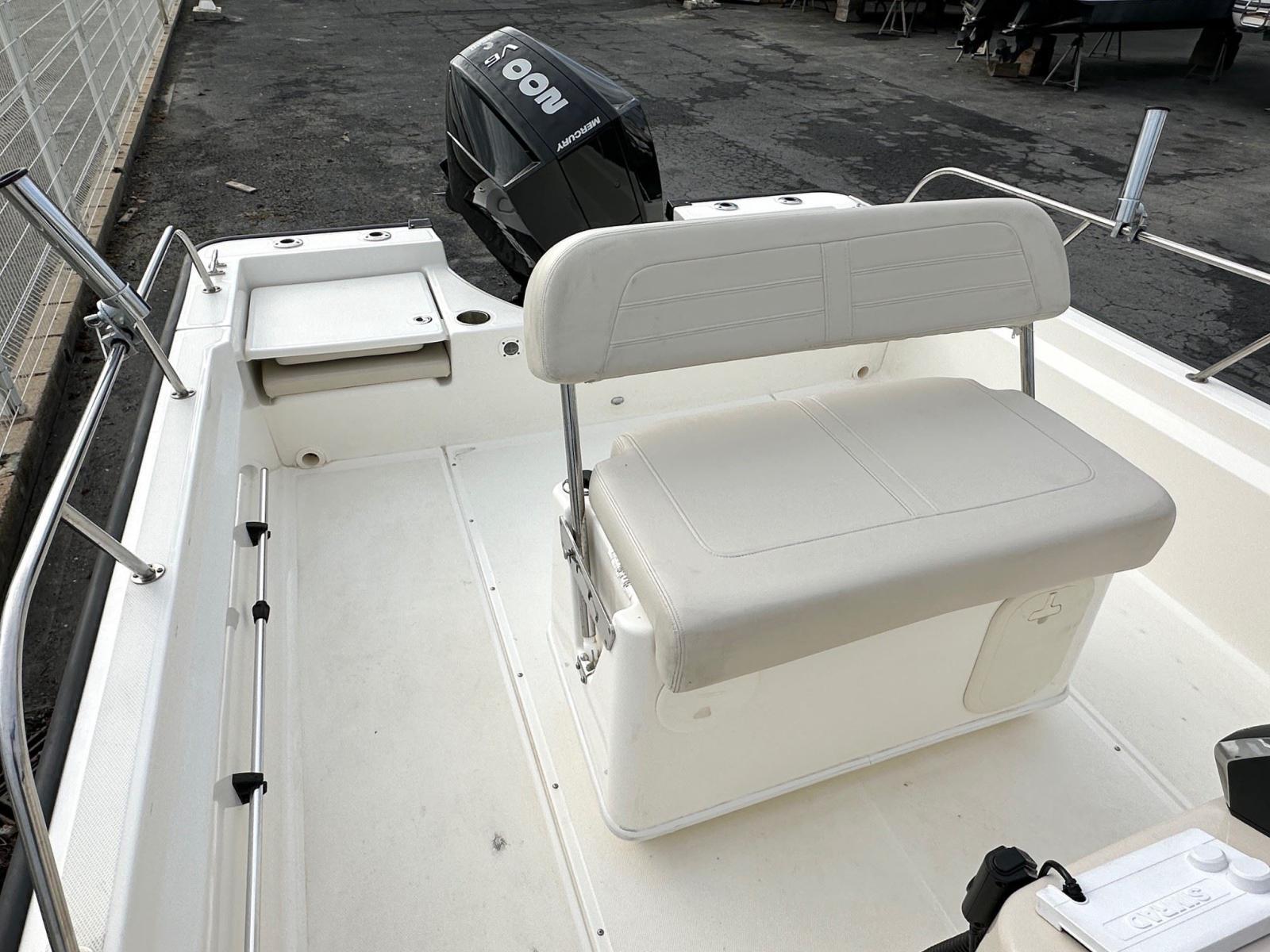 boston whaler 210 montauk