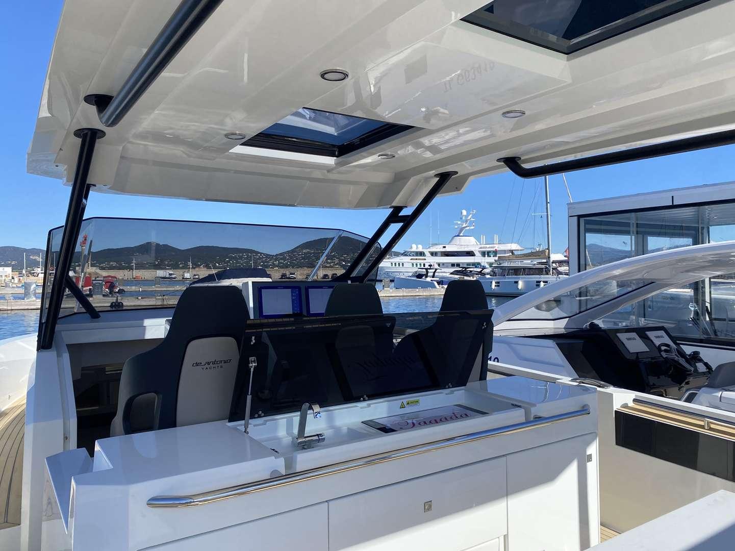 de antonio yachts D36 hard top