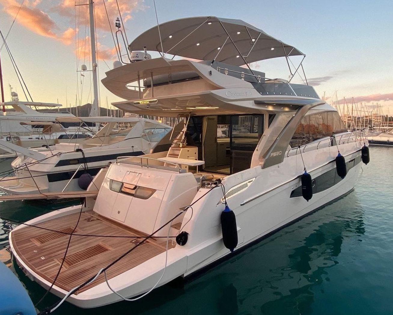 cayman yachts F580