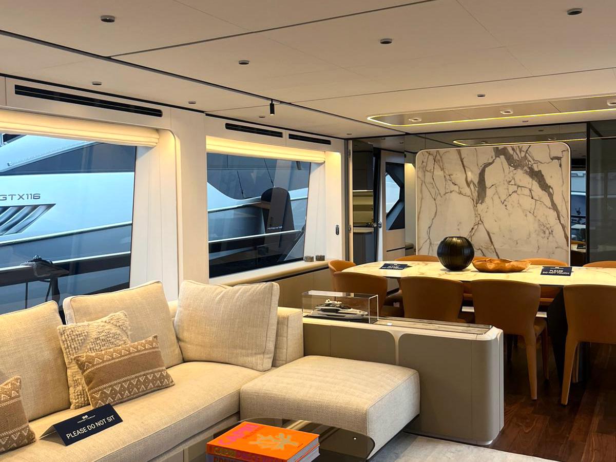 ferretti yachts 940