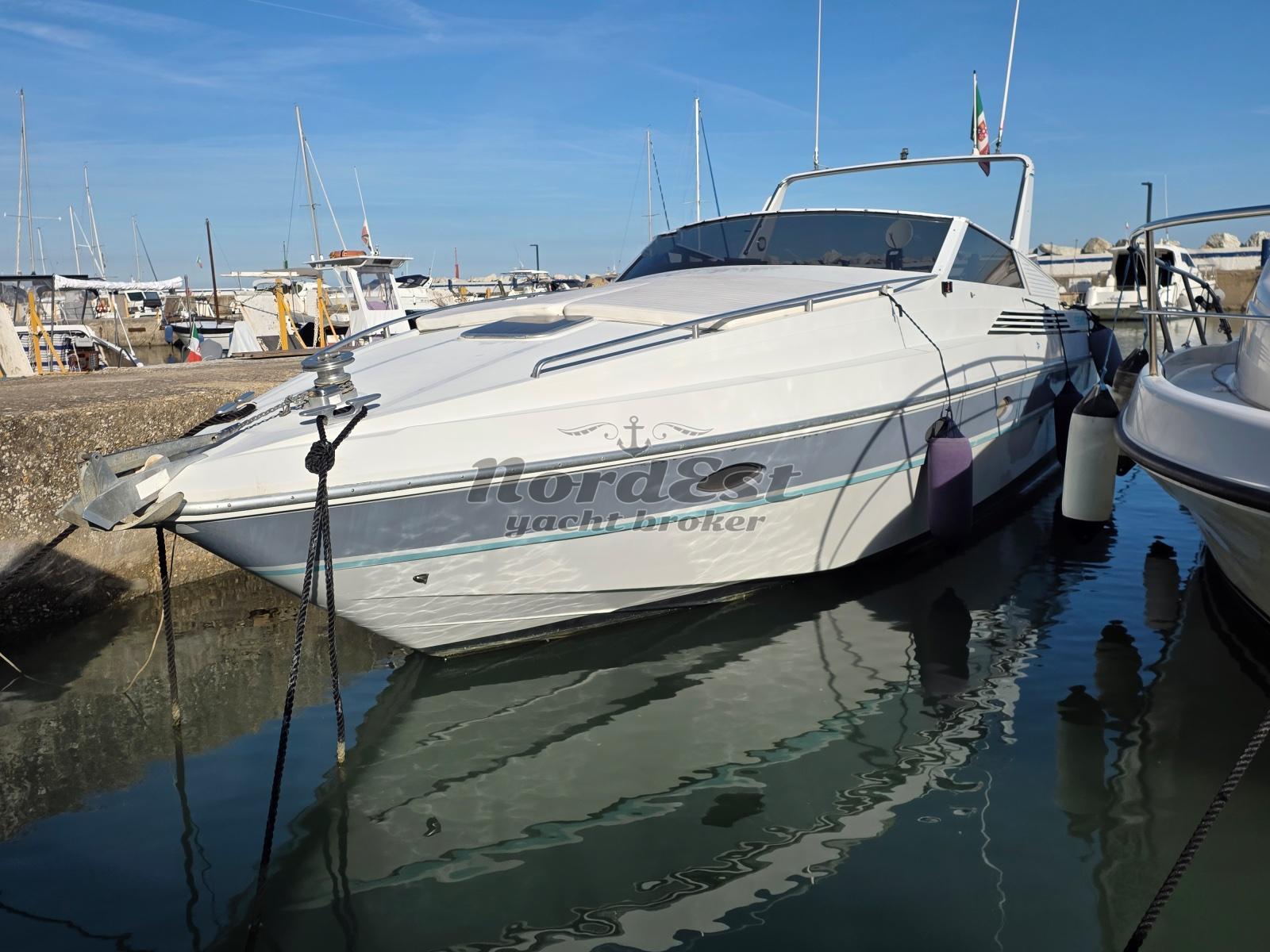 pershing 33