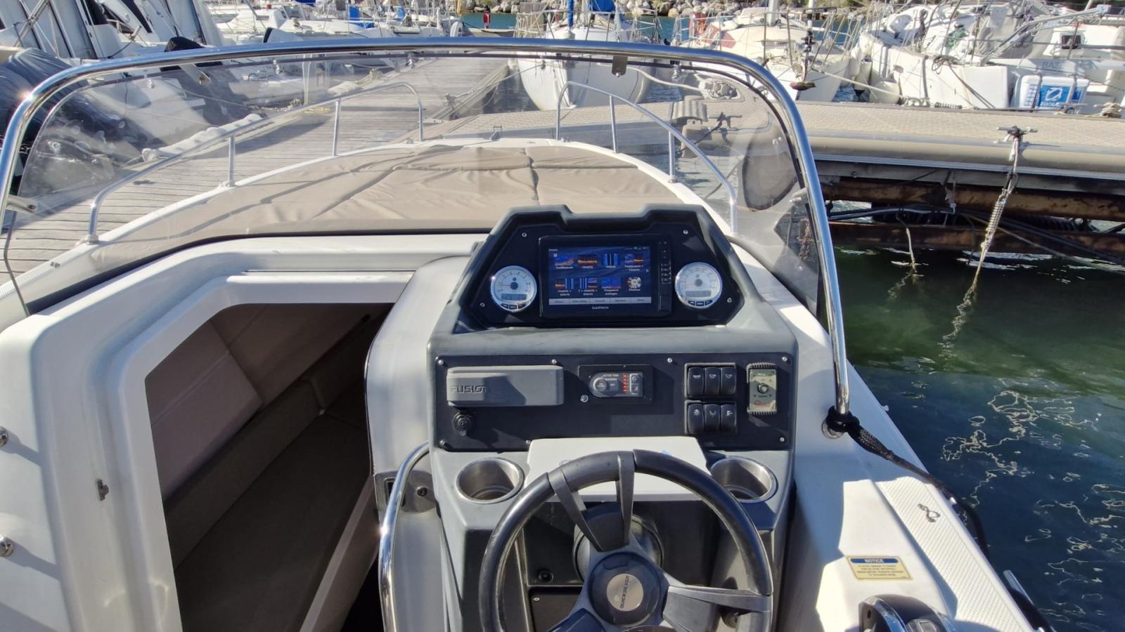 quicksilver 755 sundeck