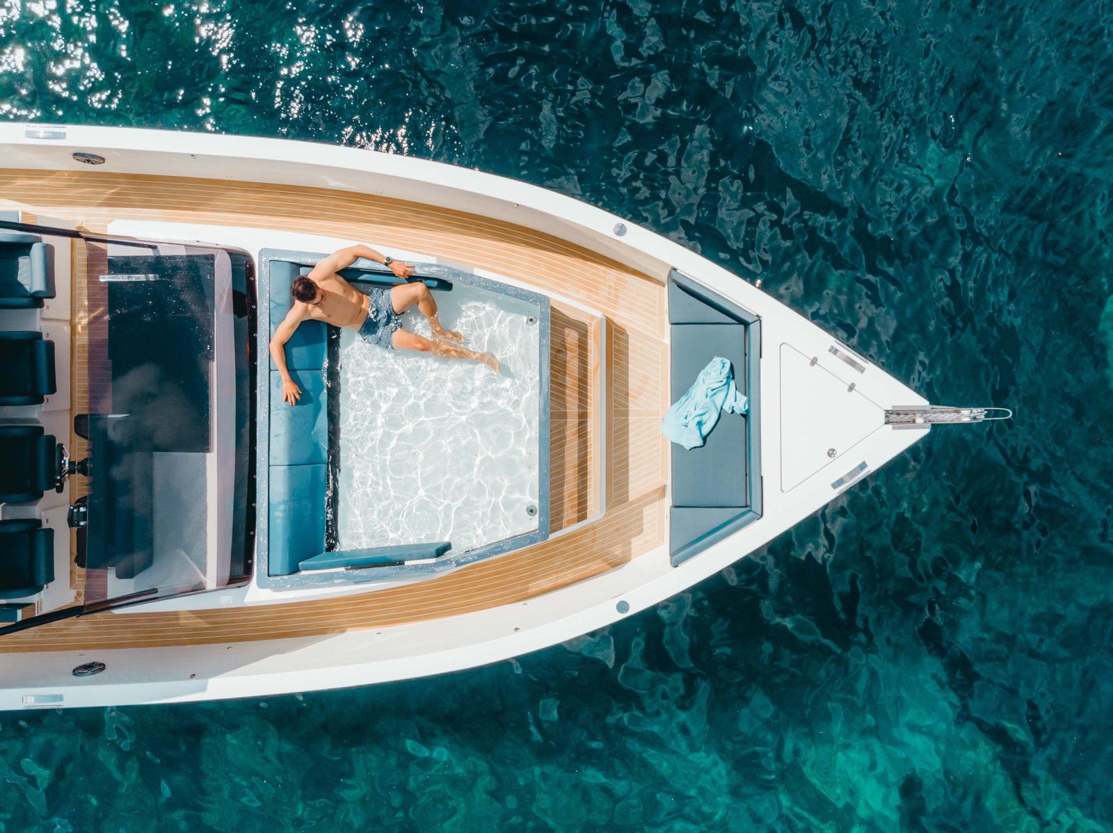 de antonio yachts D50