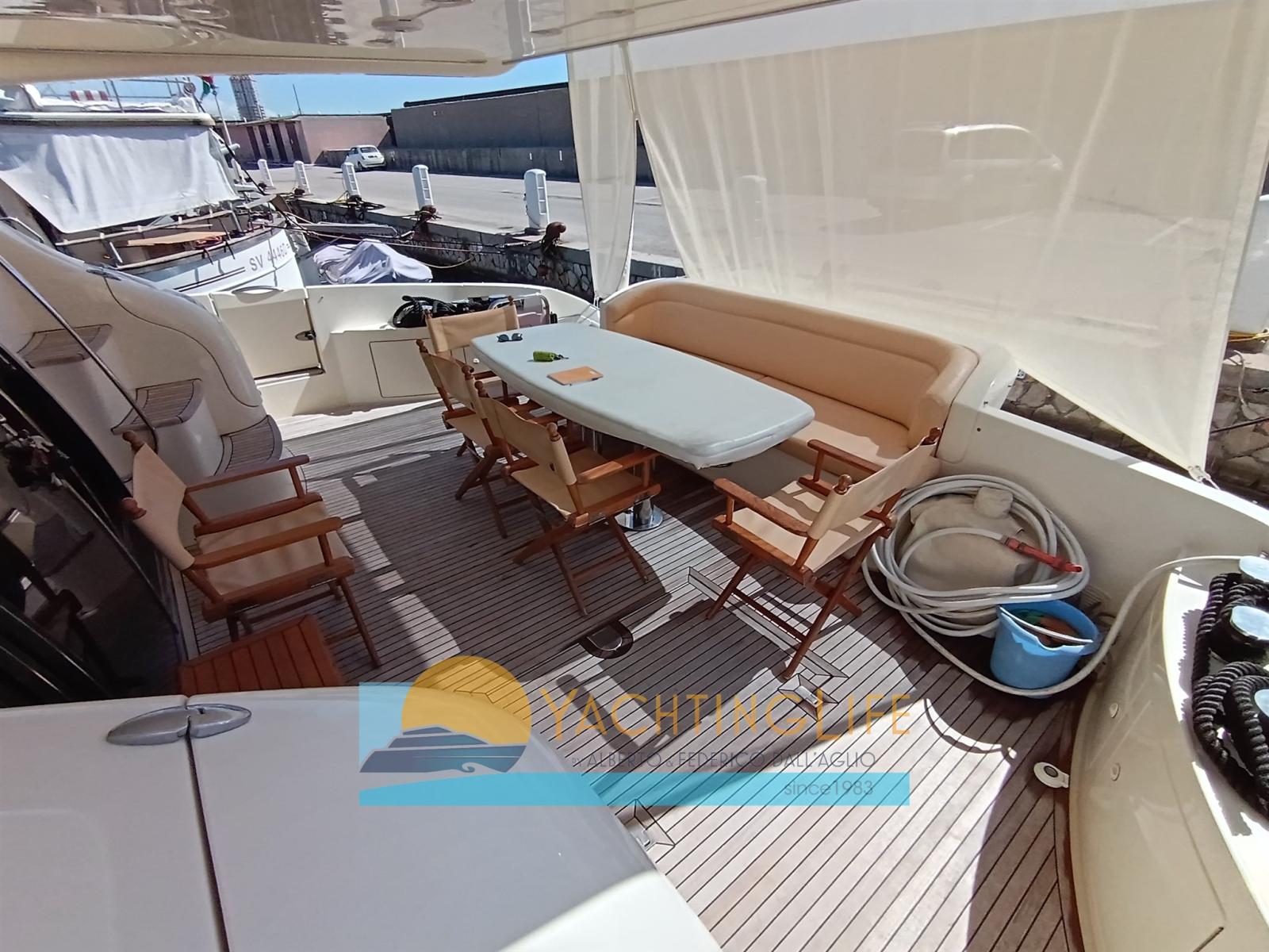 azimut 68 flybridge evo