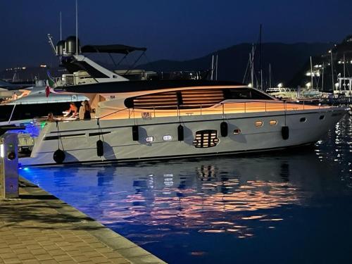 Ferretti yachts ferretti 630