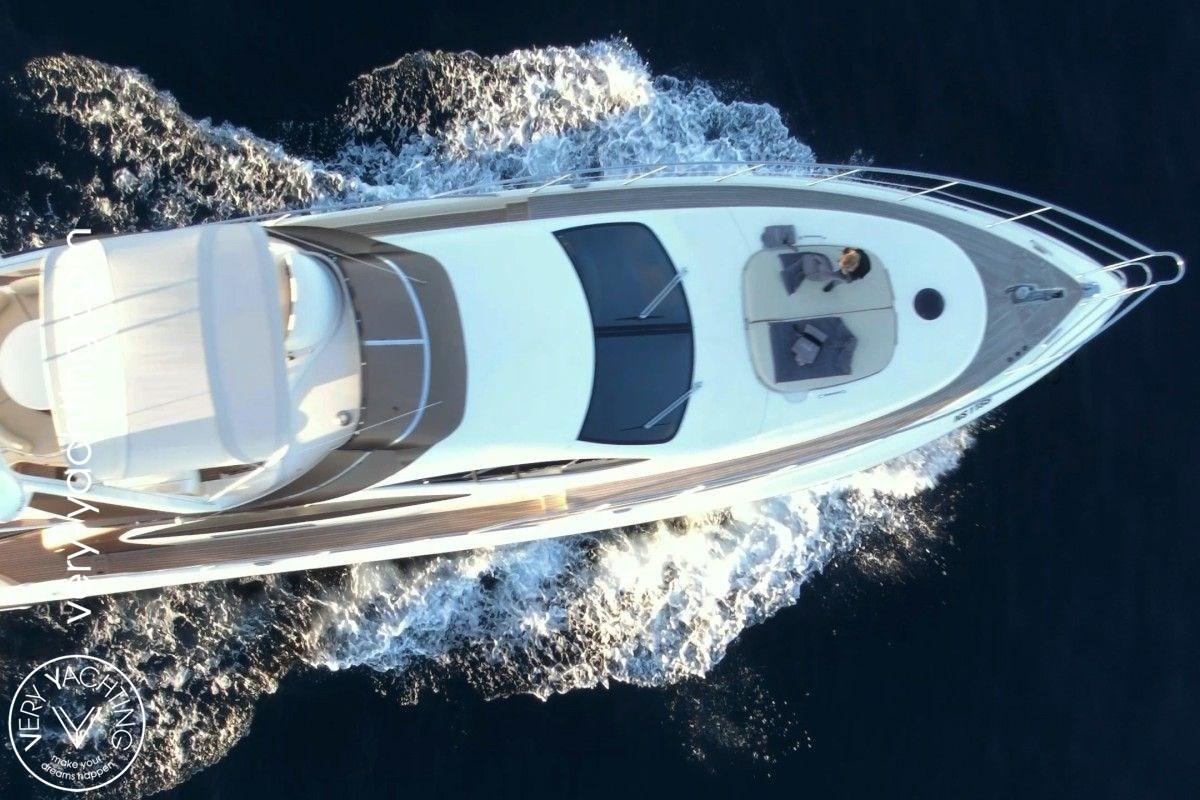 azimut 68e