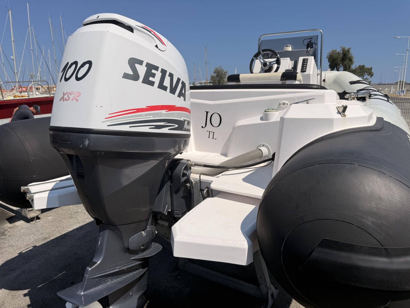 selva D 600