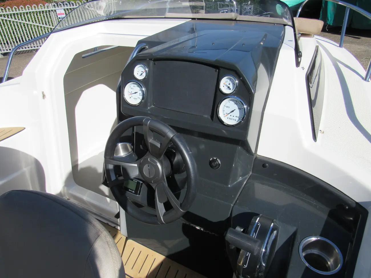 quicksilver 555 activ