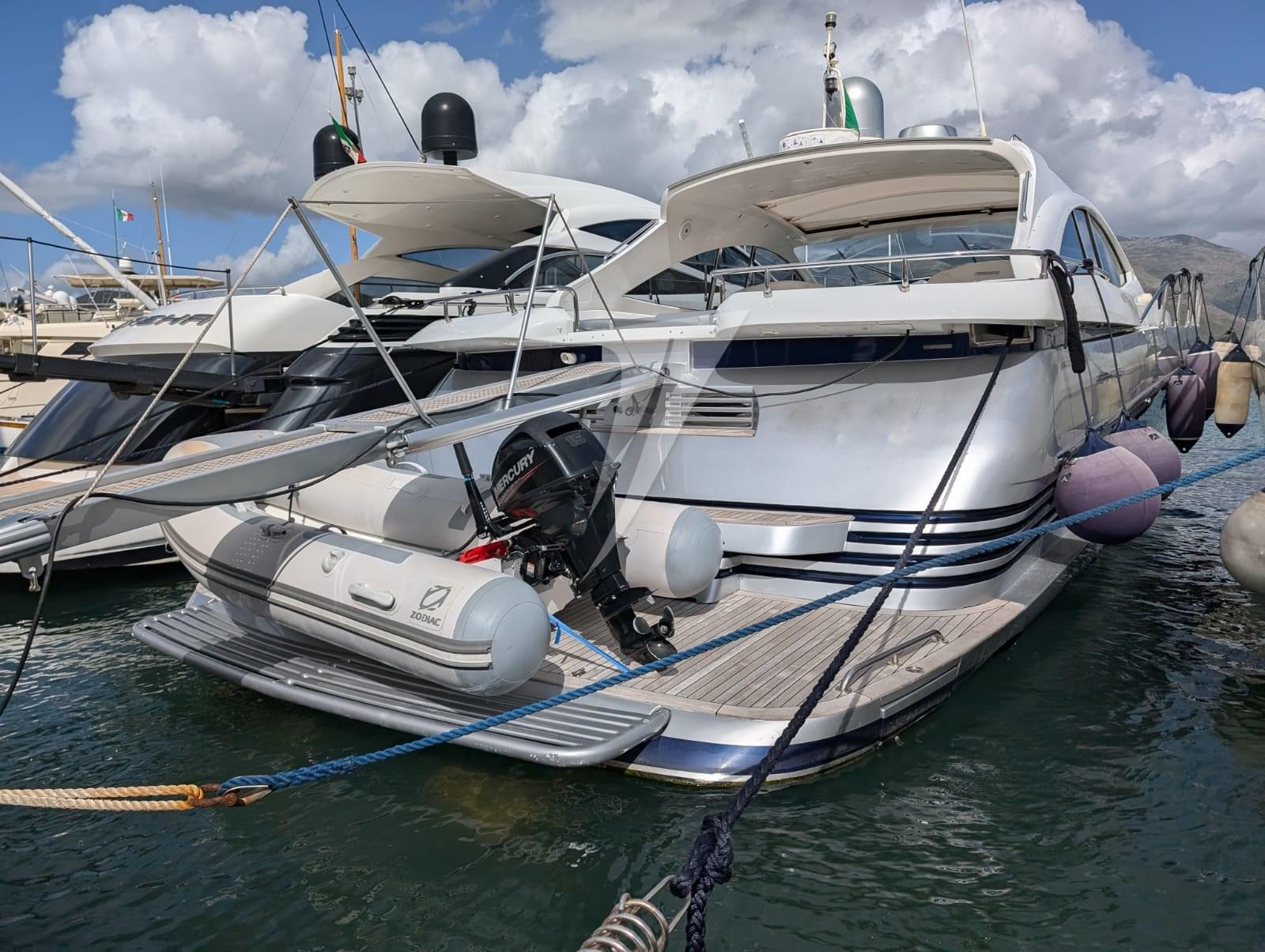 pershing 54'