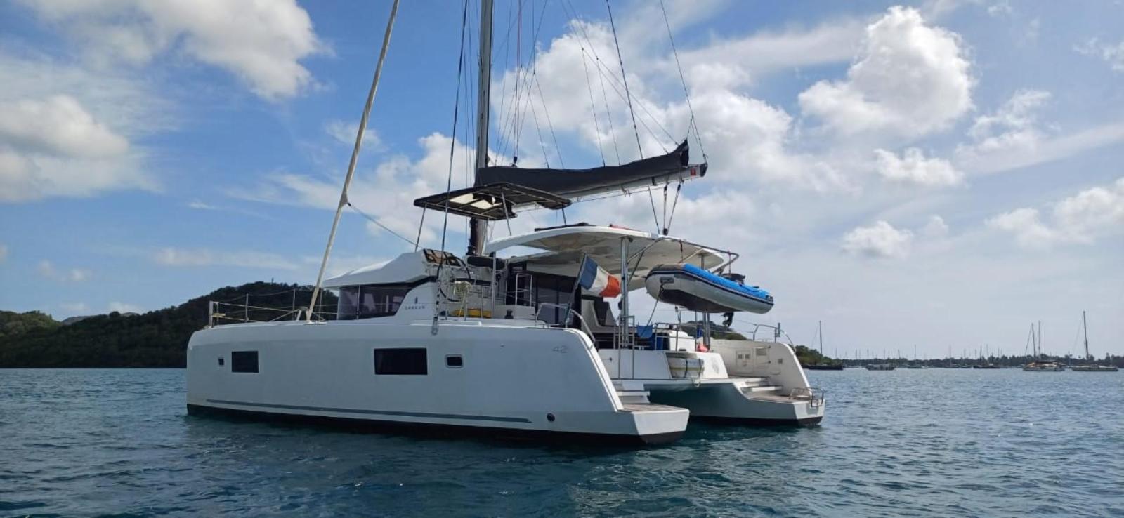 lagoon 42