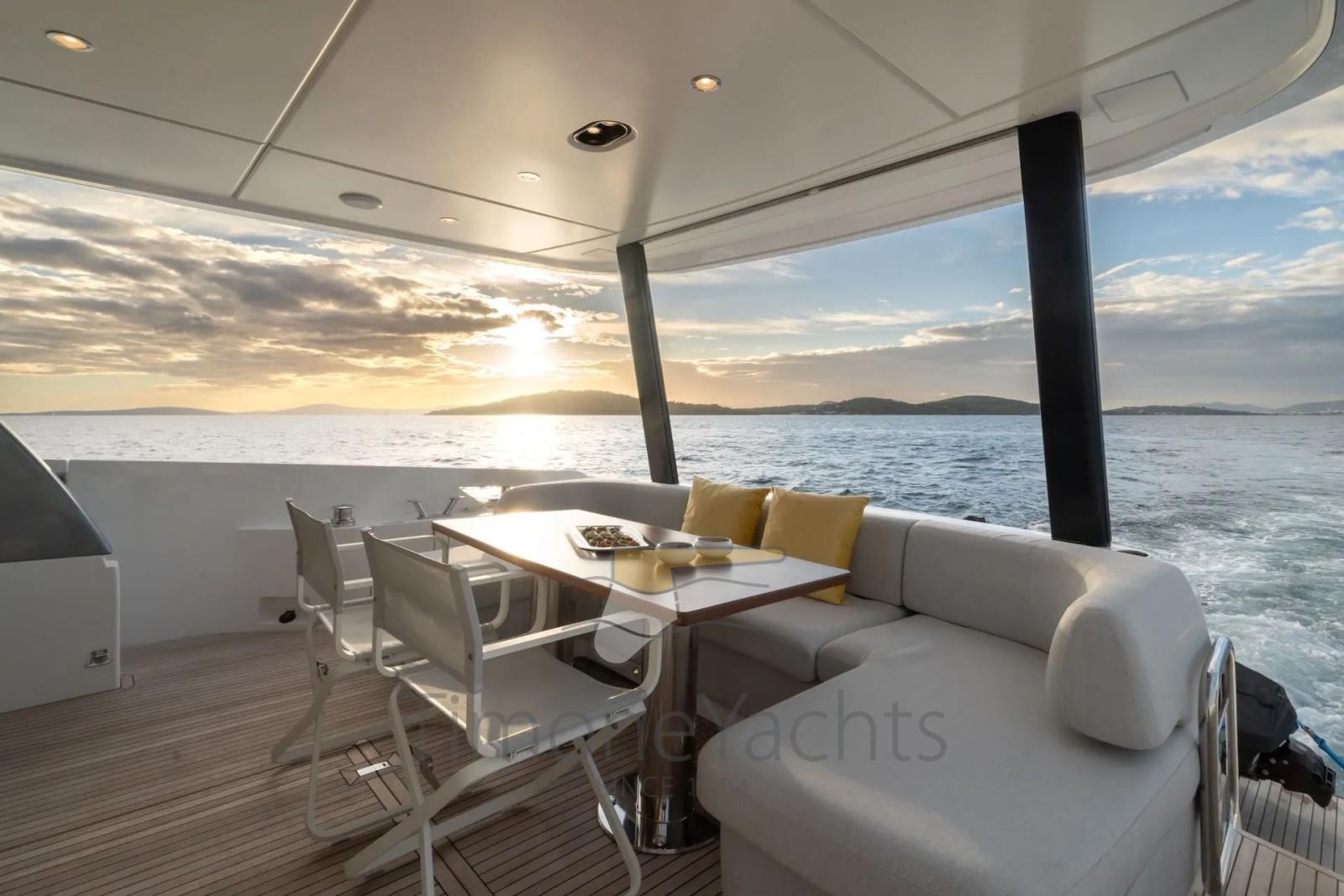 azimut 68 flybridge