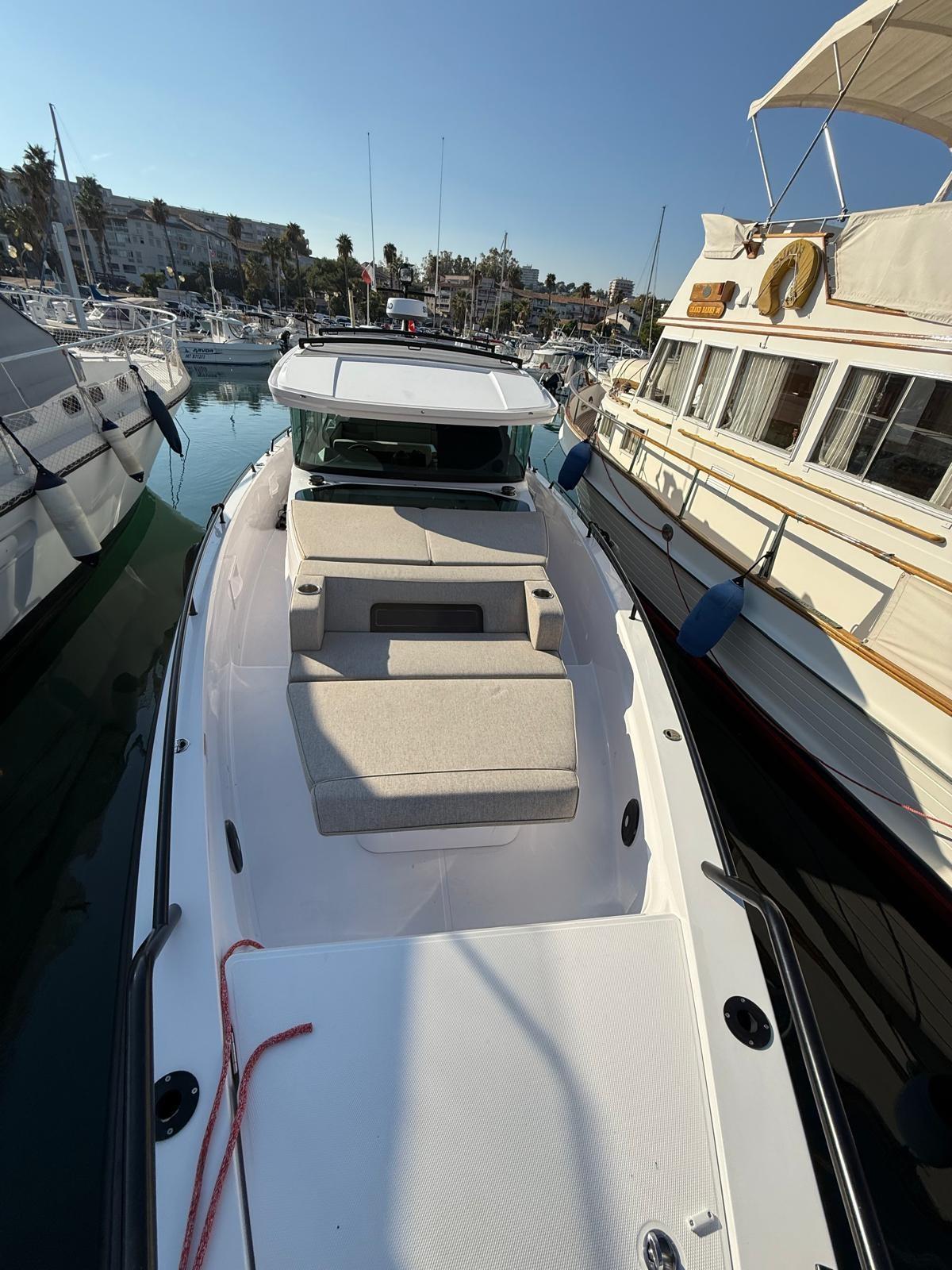 axopar 37 xc cross cabin