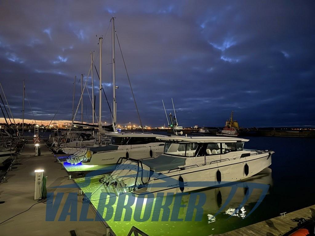 axopar 45 cross cabin