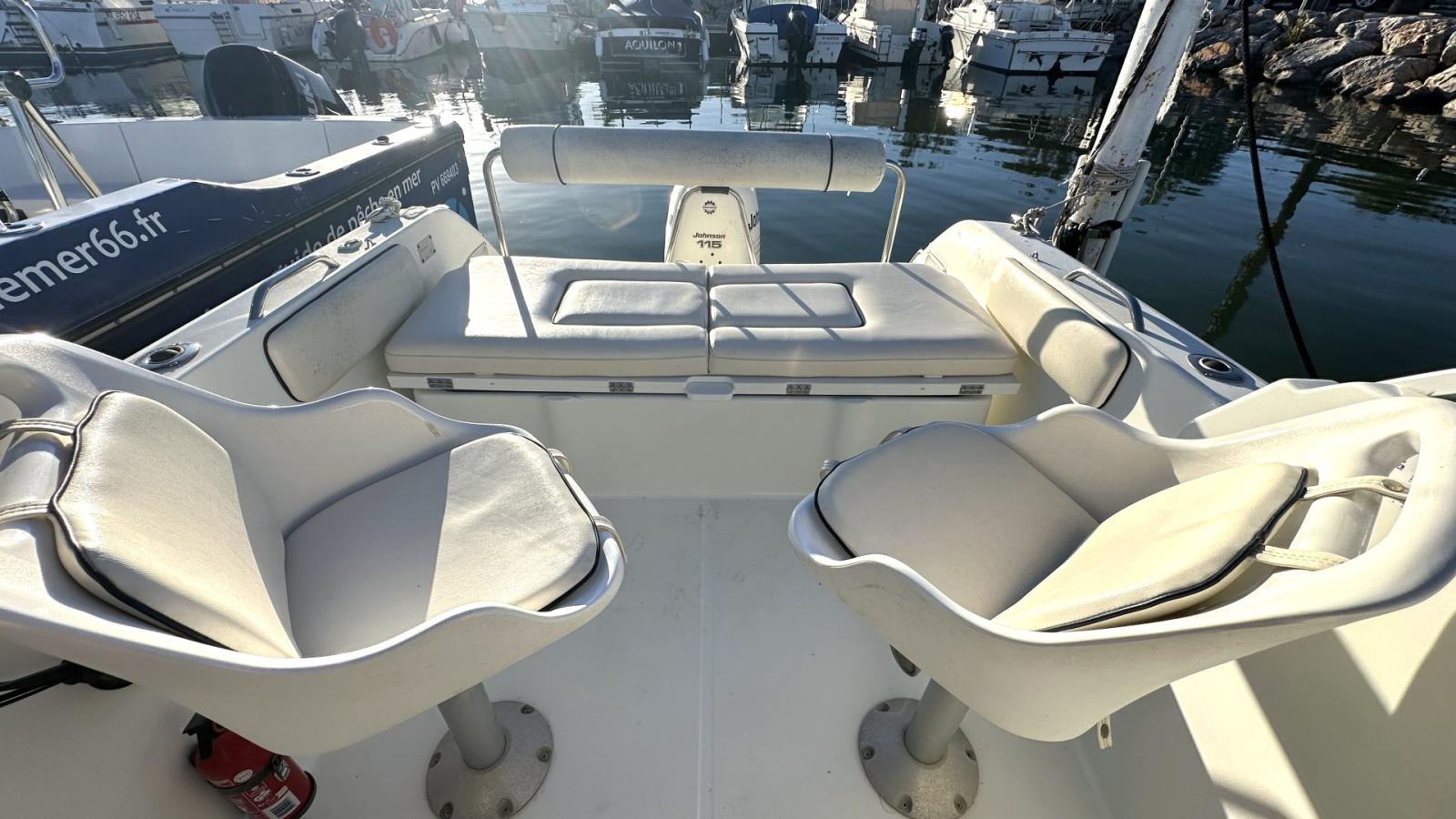 beneteau Flyer 570 cabin