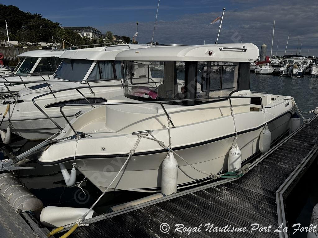 quicksilver Arvor 690 pilothouse