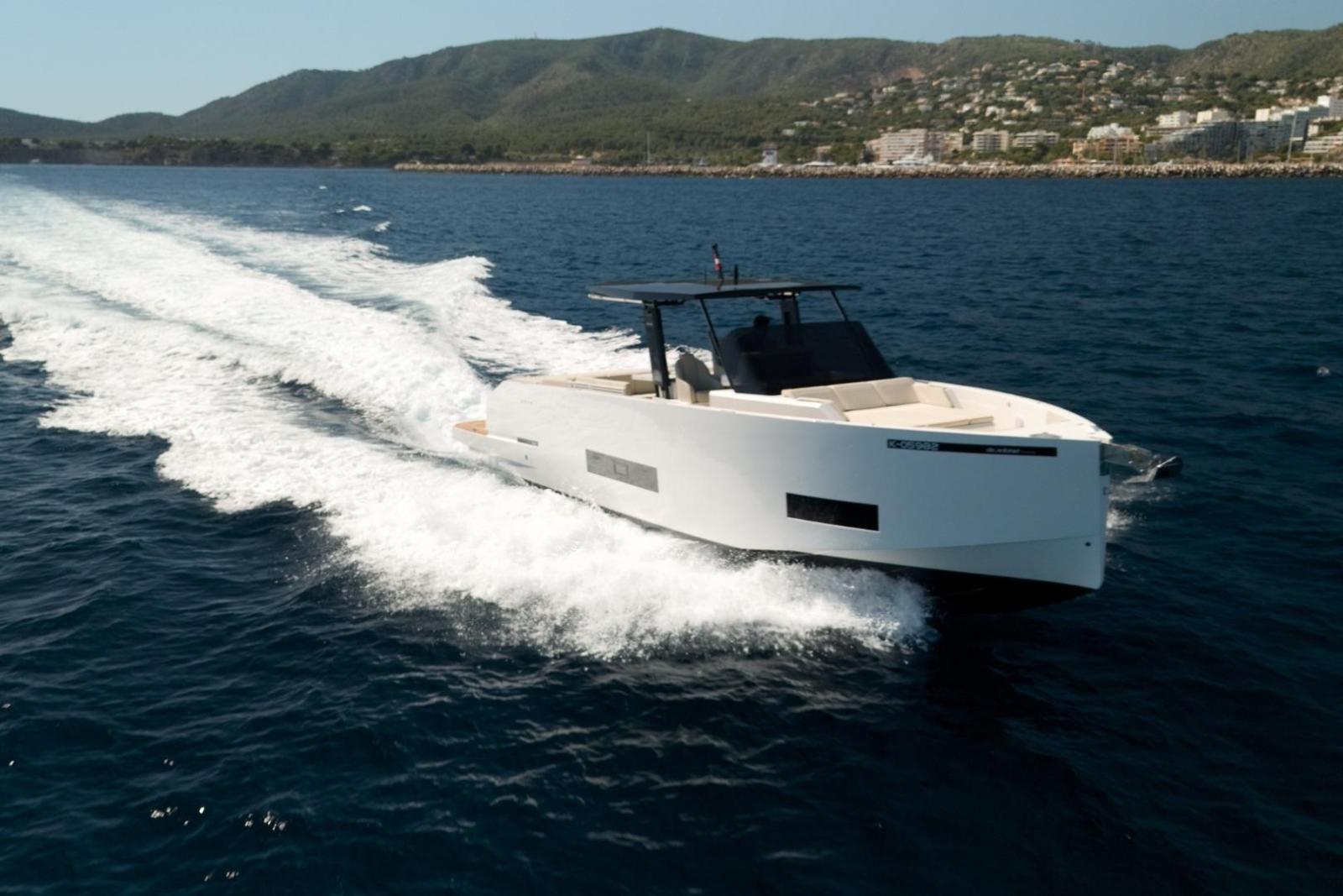 de antonio yachts D42 open