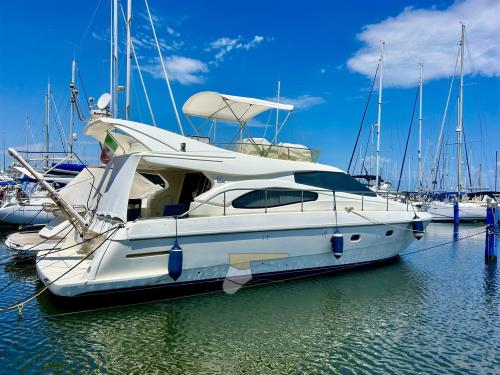 Ferretti yachts 46
