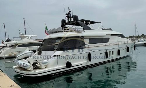 Sanlorenzo sl 82