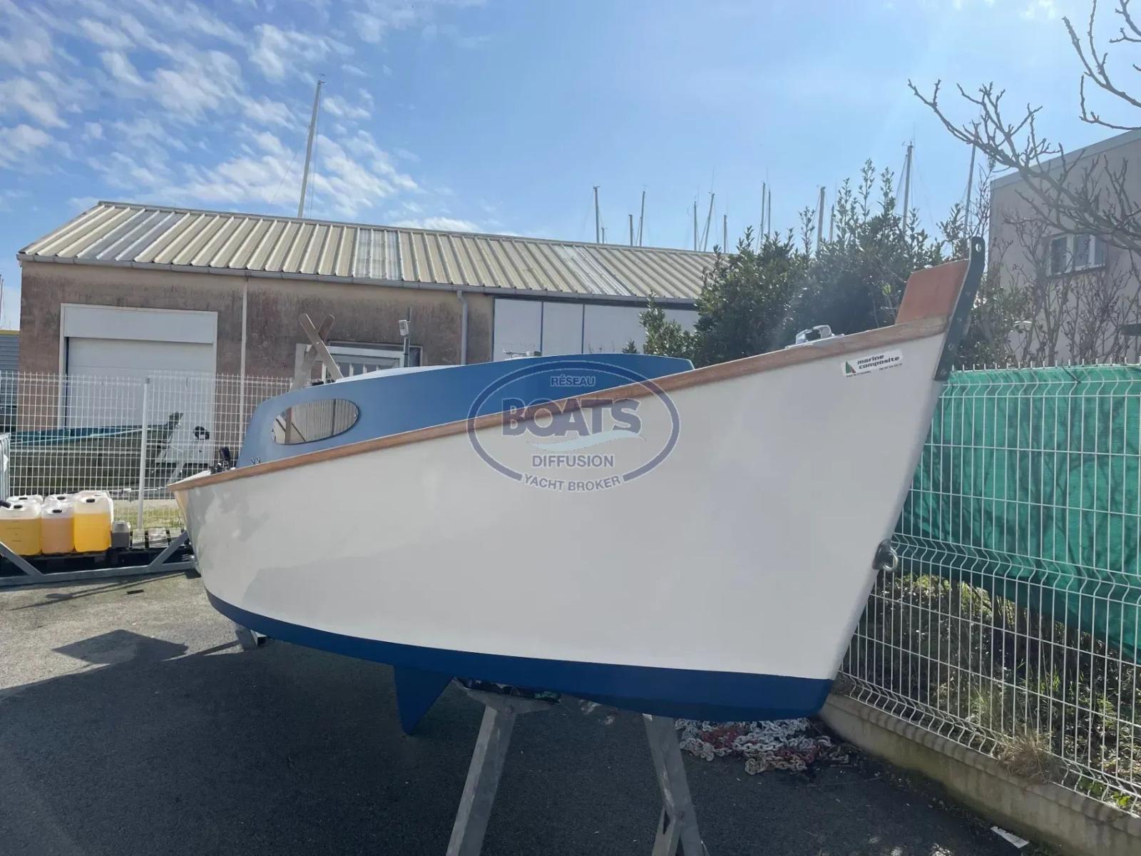 marine composite Gazelle croisière