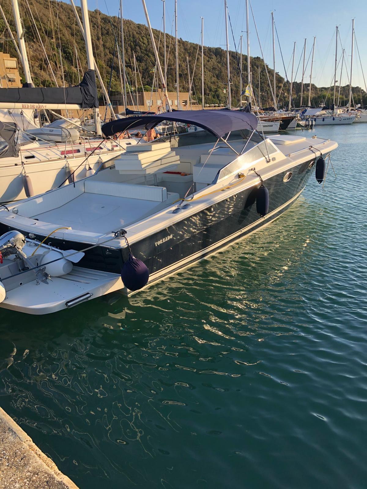 tornado Tornado 38' flush deck