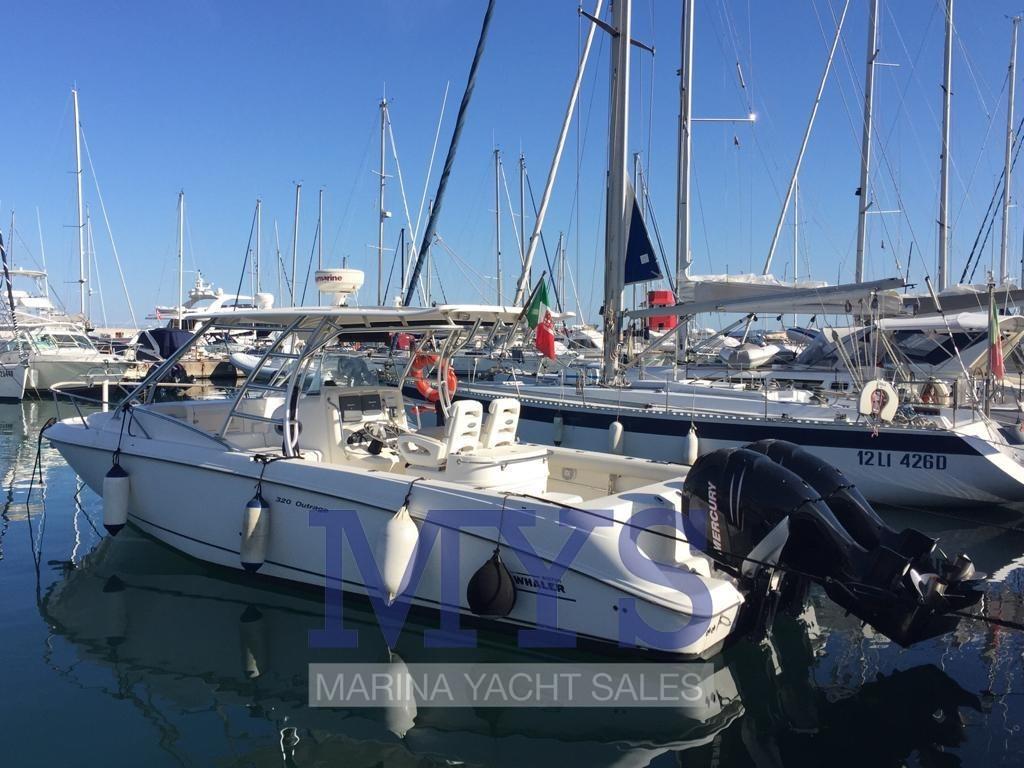boston whaler Outrage 320
