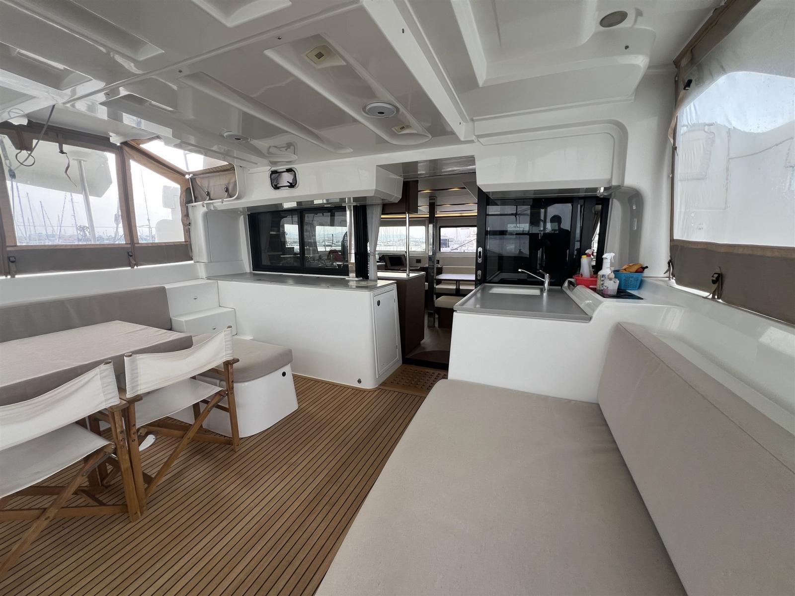 lagoon 46