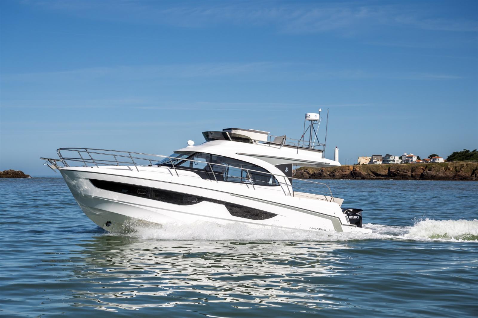 beneteau Antares 11 fly