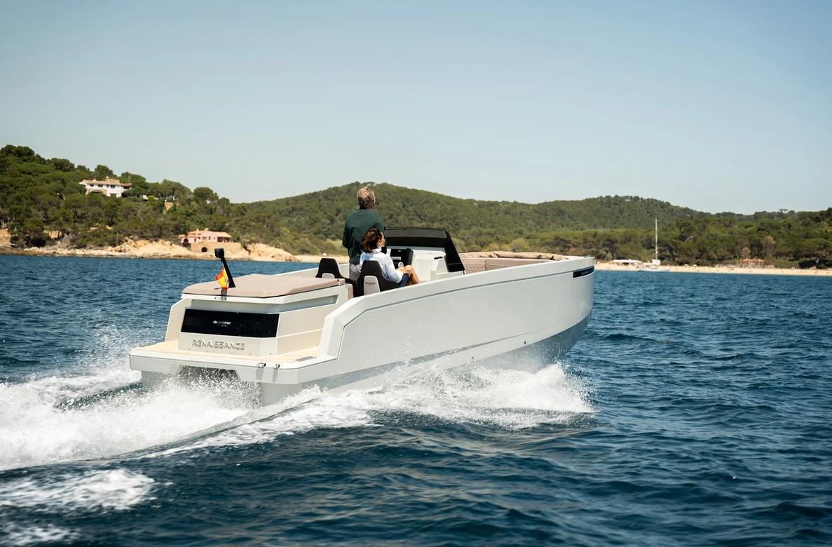 de antonio yachts D23