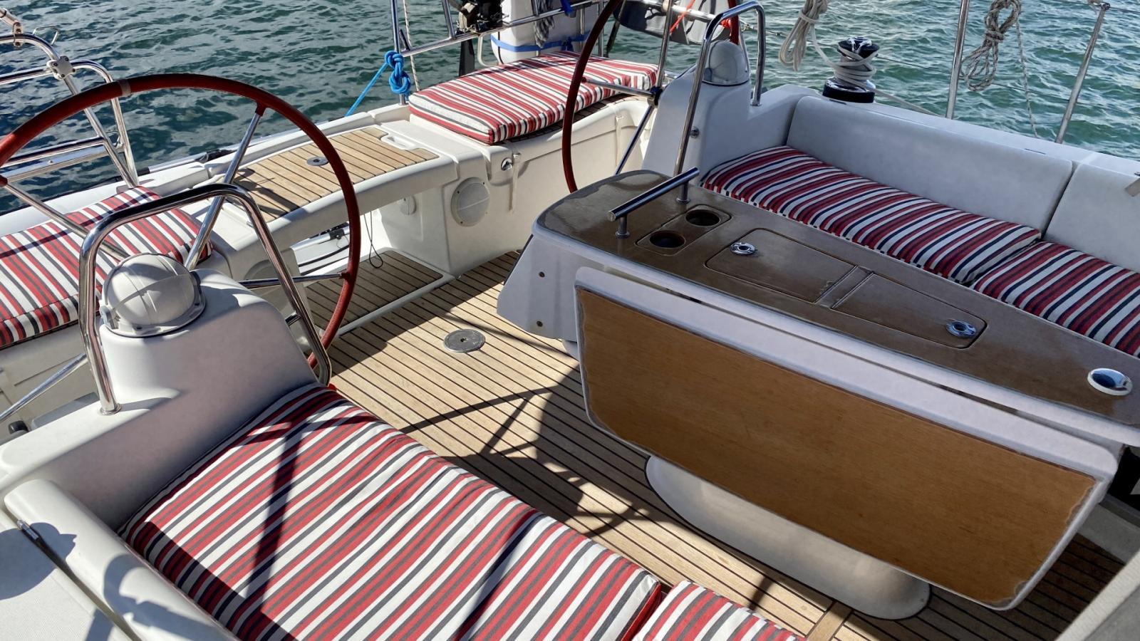 beneteau Oceanis 43